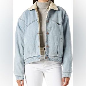 Wrangler 80s Sherpa jacket